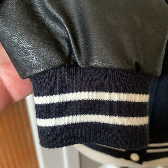 Navy wool jacket from Forever 21. Perfect shape. Worn once. Sz L - Picture 2 of 9